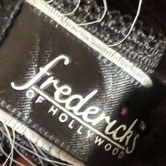 Fredericks Hollywood Lace Halter Bra, M - Picture 3 of 3